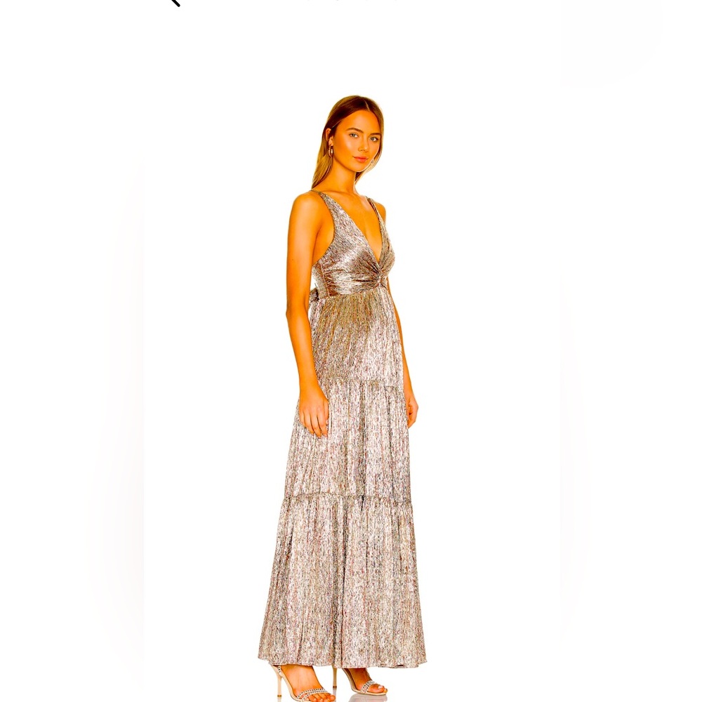Beautiful dress! New with Tags !!